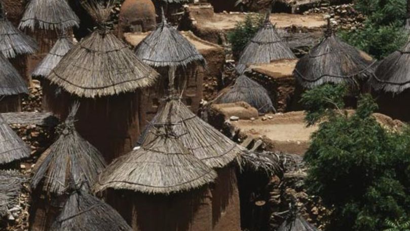 Cel puţin 95 de persoane, ucise într-un sat din Mali