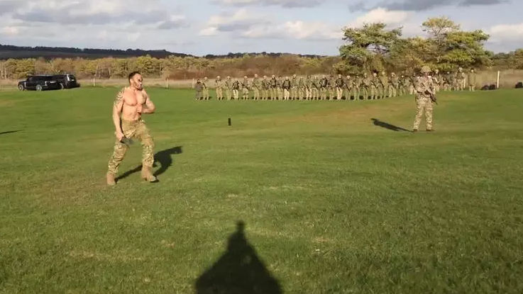 Luptători Maori îi instruiesc pe soldații ucraineni din Marea Britanie