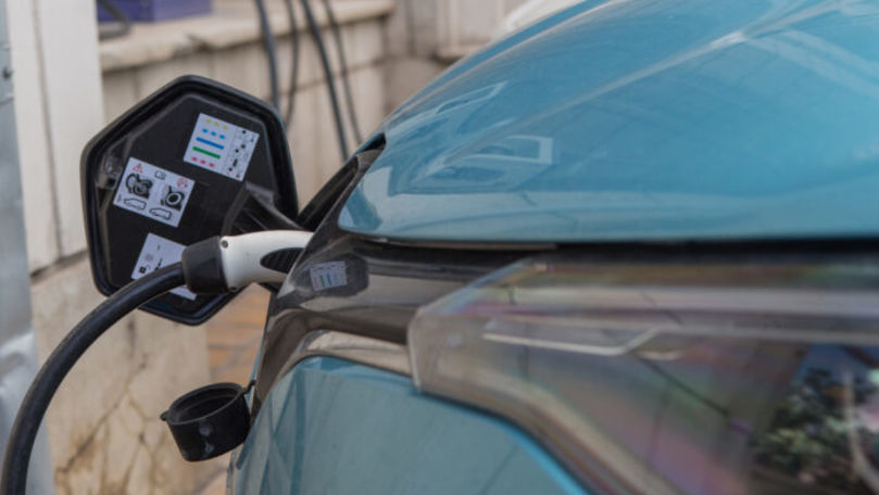 Producătorii auto din UE vor mai vinde doar mașini electrice din 2035