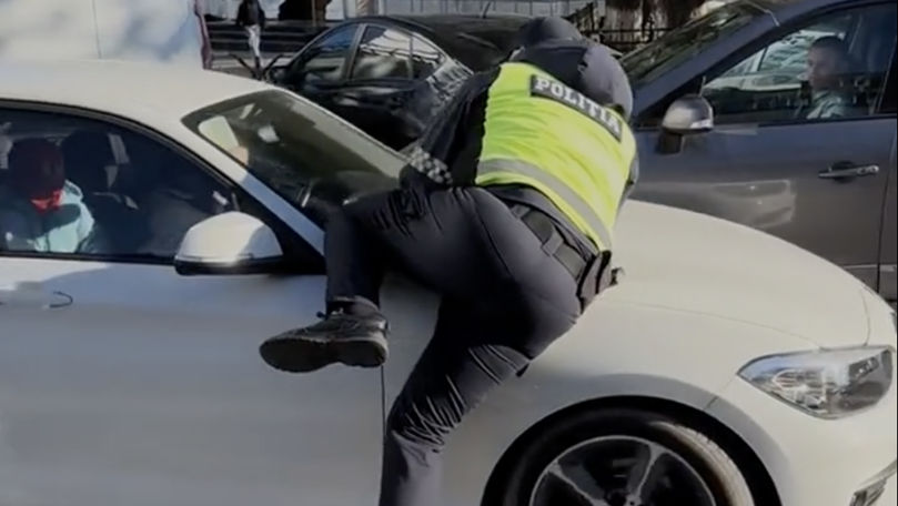 Șoferul care a luat pe capotă un polițist în Chișinău a fost arestat