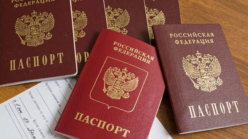 Rusia a început să elibereze paşapoarte ruseşti locuitorilor din Donbas