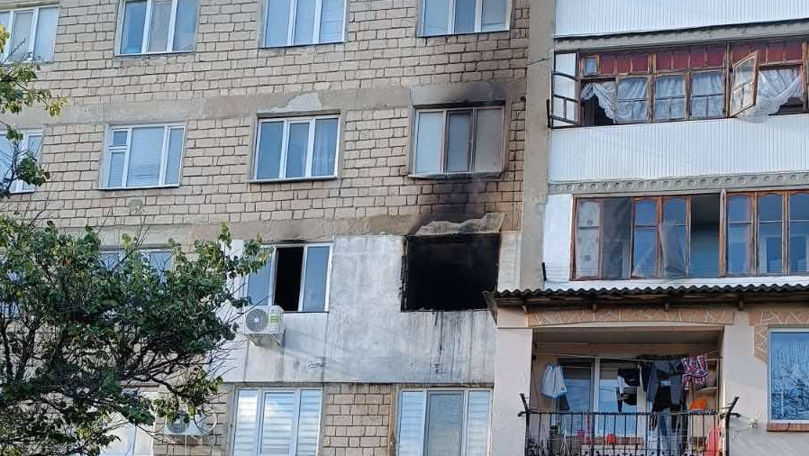 Incendiu într-un bloc din Orhei: Un bărbat, transportat la spital