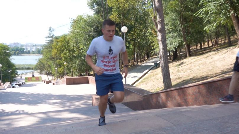 Un tânăr va alerga 1.150 km în jurul Moldovei pentru a salva un copil