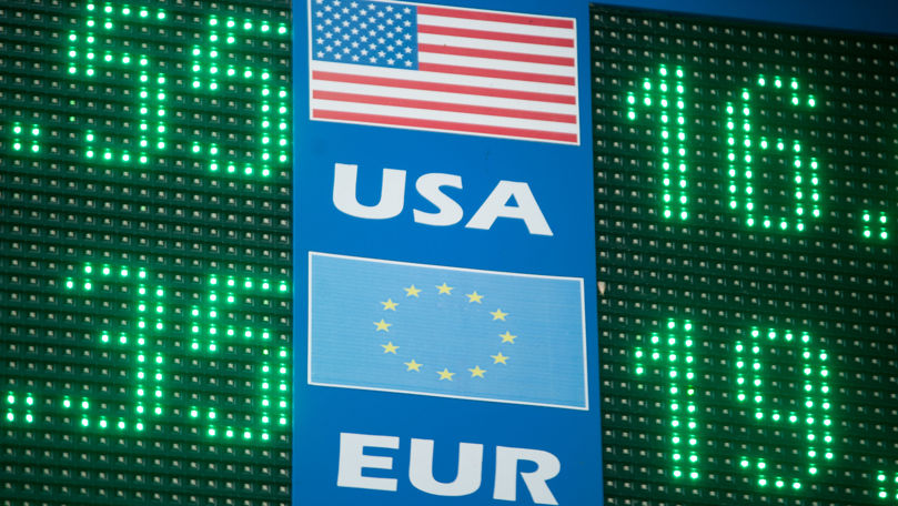 Curs valutar 16 septembrie 2022: Cât valorează un euro și un dolar