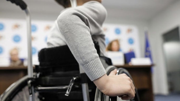 Școlile vor înființa unități pentru educația copiilor cu dizabilități