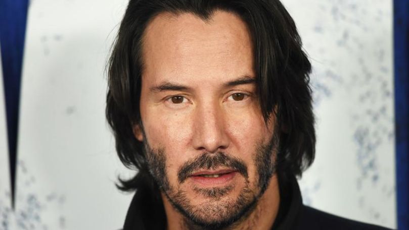 Keanu Reeves nu își permite să atingă femeile cu care se fotografiază