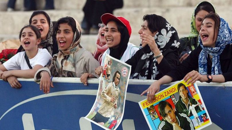 Decizie istorică în Iran: Femeile au voie să intre pe stadioane