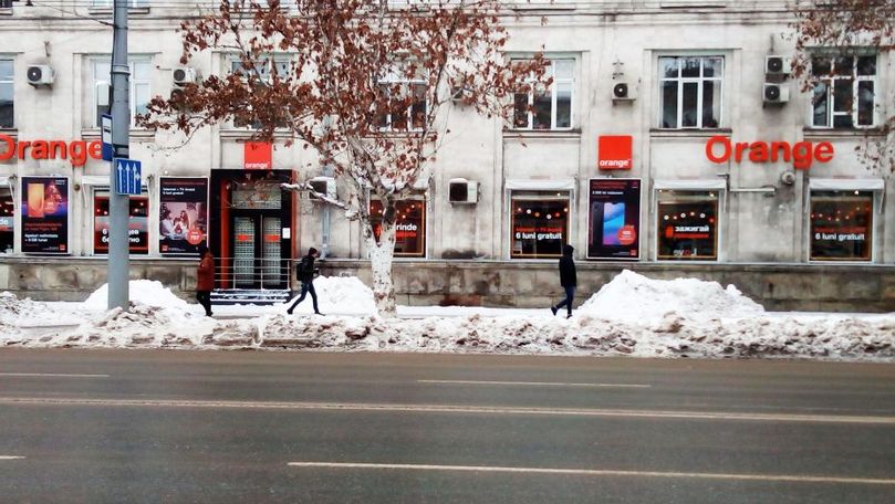 Zăpada din Chișinău, mai eficientă ca pilonii antiparcare