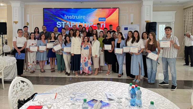 100 de tineri, instruiți la Bălți cum să-și lanseze afacerile de succes