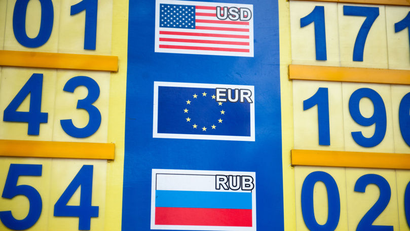 Curs valutar 8 august 2022: Cât valorează un euro și un dolar