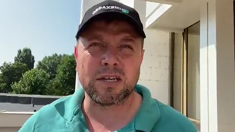 Фермер: Если наших депутатов попросить подоить овец, они подоят и баранов.