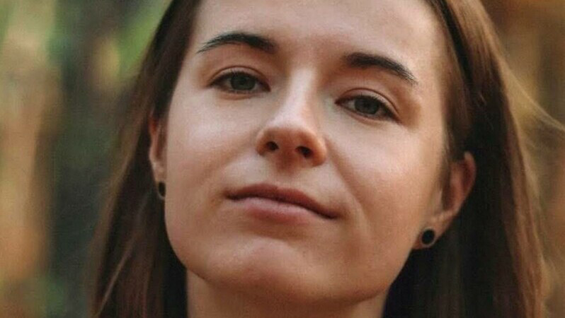 Ucraina: O tânără, ucisă în timp ce ducea hrană la un adăpost de animale