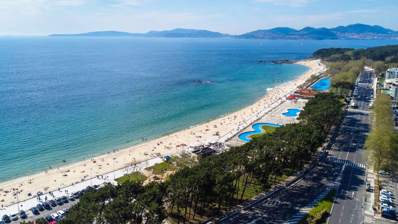 Город с "лучшим пляжем в мире" заставит туристов платить больше.