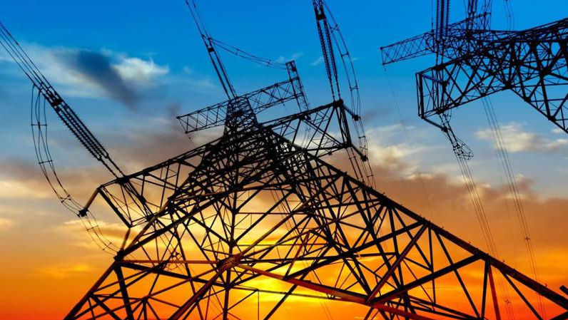 Energocom va cumpăra mai multă energie electrică din România. La ce preț