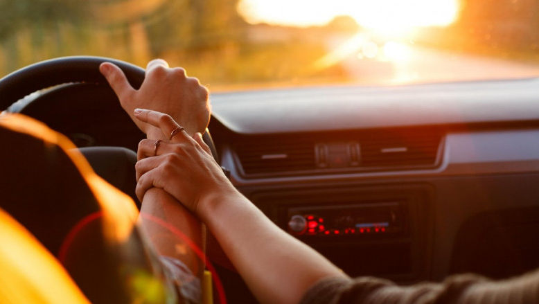 O femeie poate primi 5 milioane despăgubiri după o partidă de amor