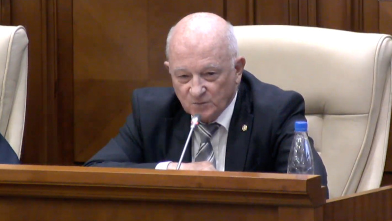 Депутат от блока ACUM Оазу Нантой. 