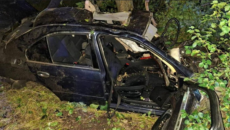 Accident la Drochia: 3 persoane, la spital după ce un BMW s-a răsturnat