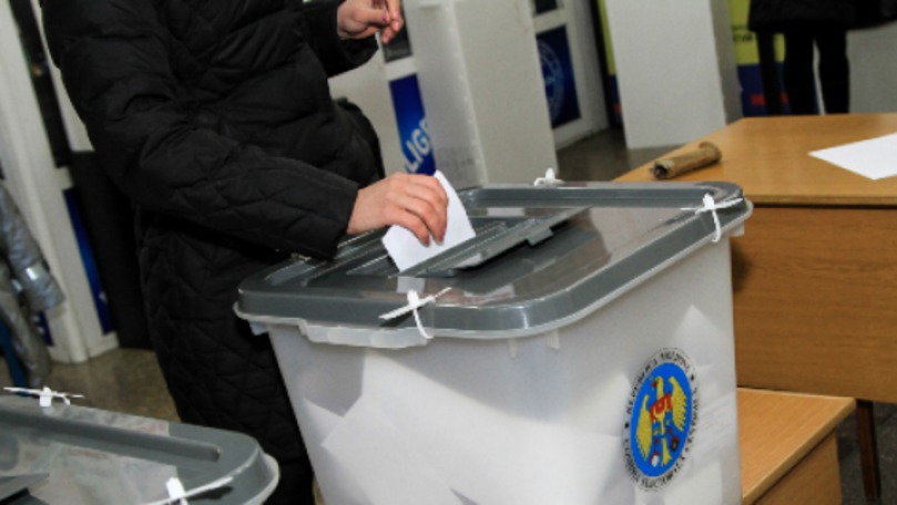 O secție de votare din Chișinău a rămas în beznă