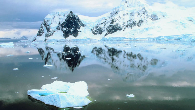Patru sarcofage negre și misterioase au fost descoperite în Antarctica