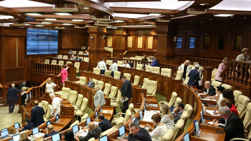 Blocul Comuniștilor și Socialiștilor a părăsit ședința Parlamentului
