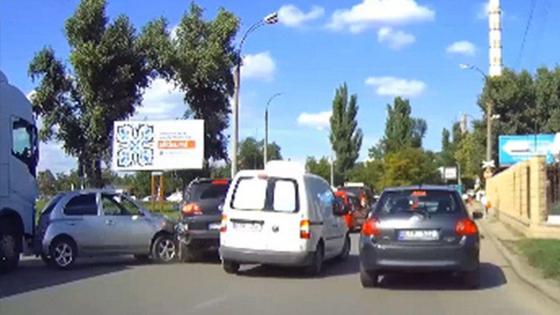 Carambol cu 5 mașini: Zona din Capitală cu trafic blocat