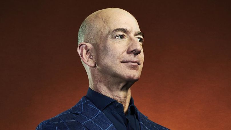 Un miliardar a plătit o sumă uriașă pentru a zbura cu Bezos în spațiu