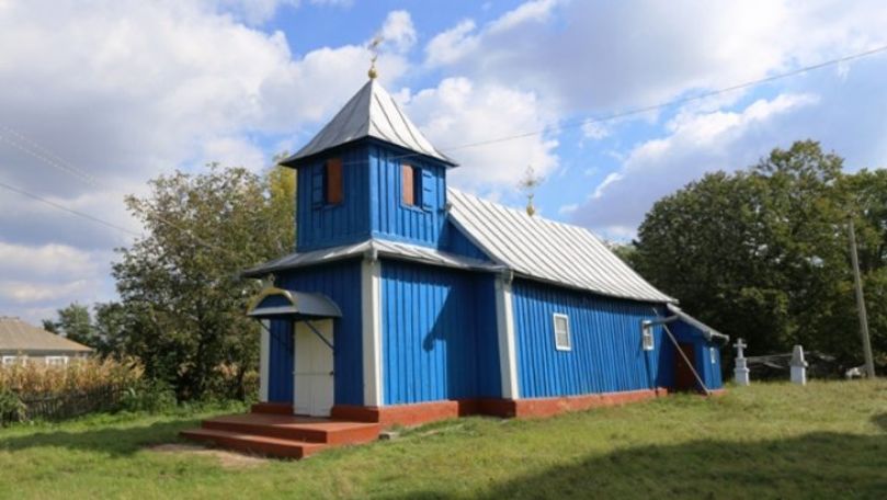 Biserica din lemn din satul Rotunda va fi restaurată după 30 de ani
