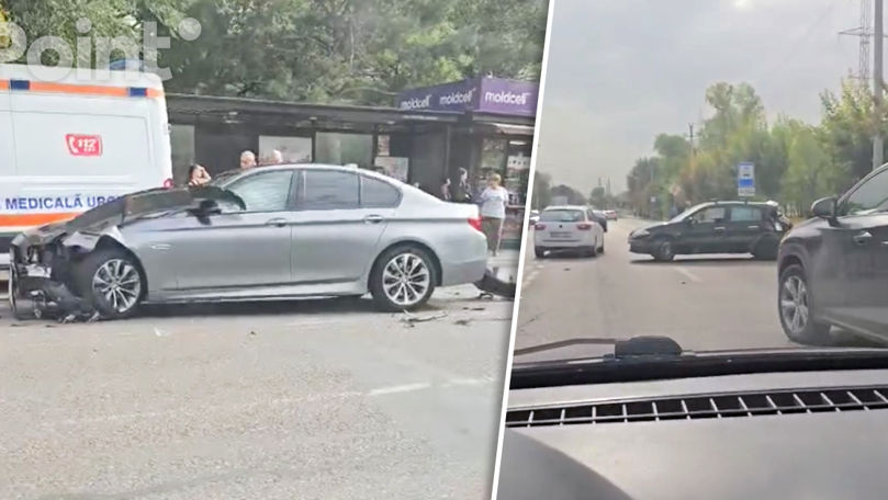 Accident rutier în Chișinău: Două autoturisme s-au ciocnit.