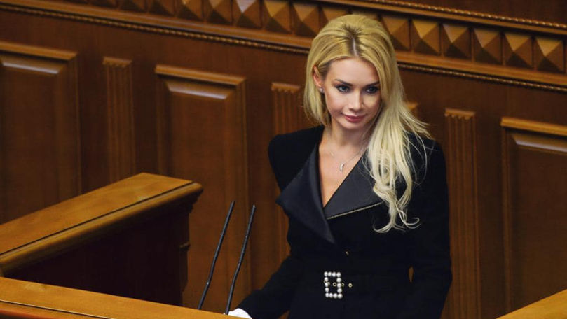 Chișinău: O ex-deputată ucraineană și familia ei au fost scoși din avion