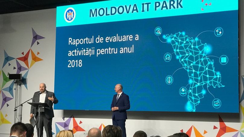 Cредняя заработная плата, которая весь год увеличивалась, к концу года составила 27900 леев.