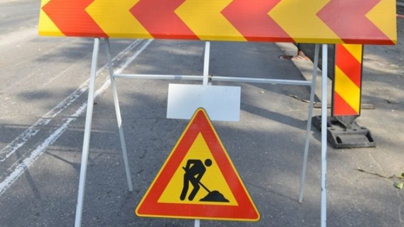 Mai mulți locatari din Căușeni s-au apucat să-și repare drumurile