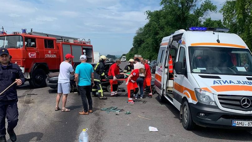 Accident la Strășeni: Un bărbat, transportat în stare gravă la spital