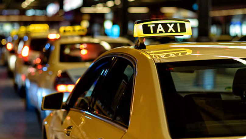 Costul unei călătorii cu taxiul s-ar putea majora. Care e motivul