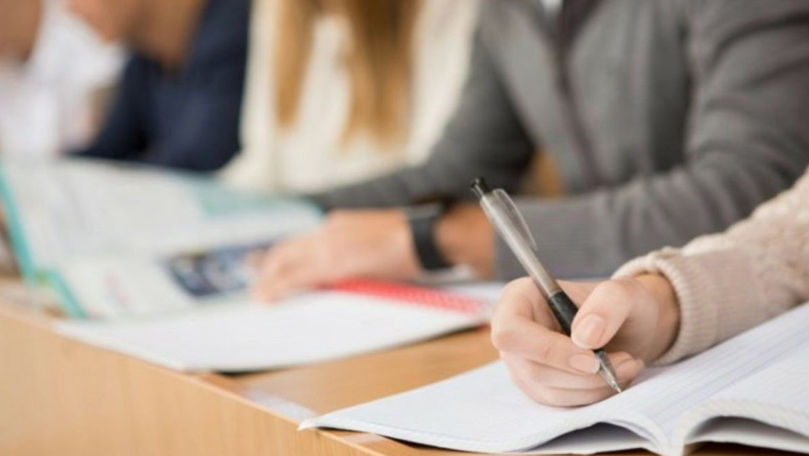 Candidații la BAC susțin examenul la limba străină