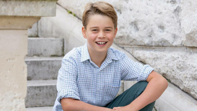 Prințul George împlinește zece ani. Casa regală a publicat o fotografie