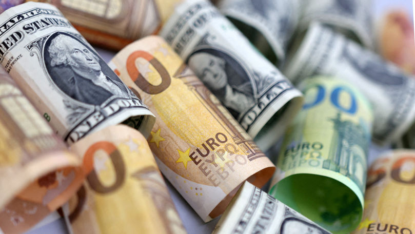Curs valutar 4 septembrie 2025: Cât valorează un euro și un dolar