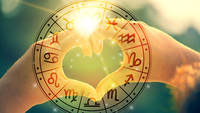 Patru zodii care în luna aprilie au de ales între carieră și dragoste