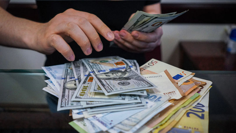 Curs valutar 28 iunie 2025: Cât valorează un euro și un dolar
