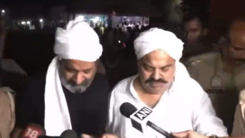 India: Un fost politician şi fratele său, împuşcaţi în direct la TV