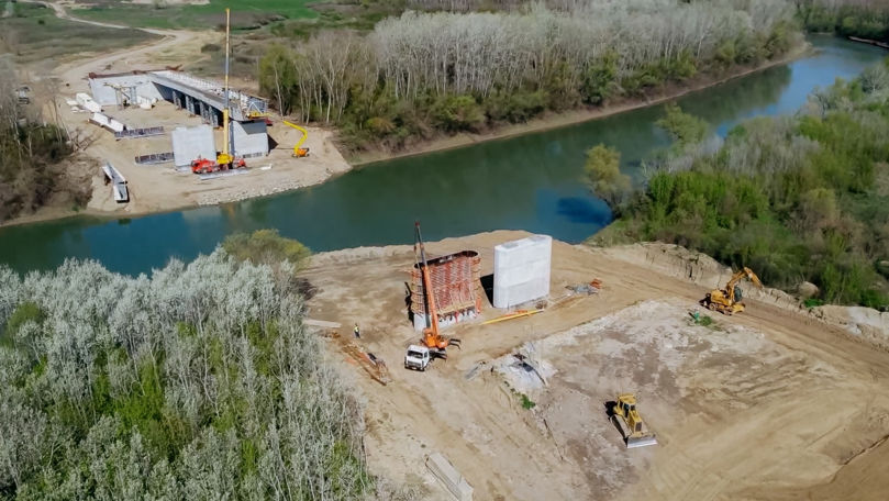 Мост в Унгенах готов на 45% менее чем через год после начала строительства.