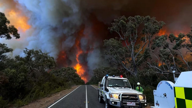 Incendiu devastator în Australia: Are aproape mărimea statului Singapore