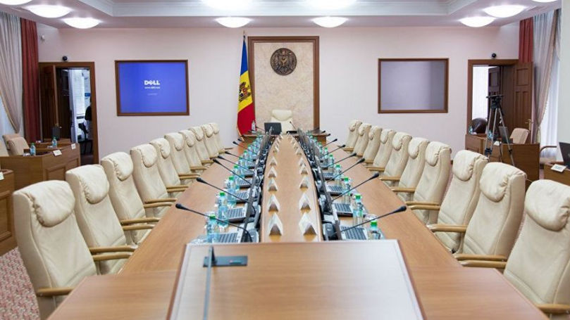 Miniștrii se întrunesc în ședință. Proiectele de pe ordinea de zi