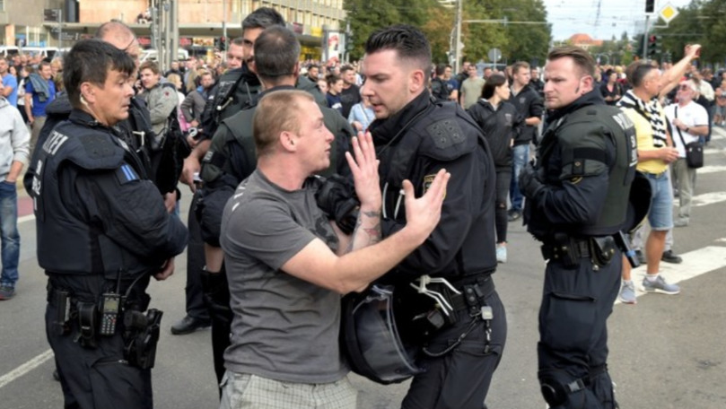 Revoltă la un centru pentru refugiaţi din Germania: 5 poliţişti, răniţi