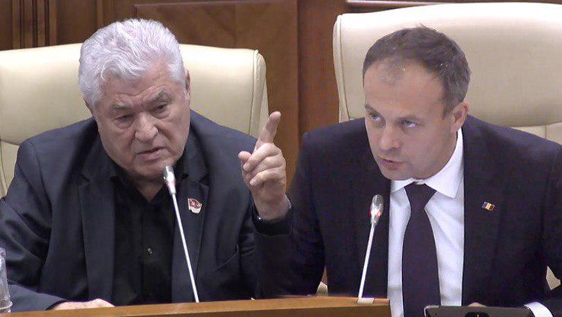  Ни одна из инициатив, предложенных ПСРМ, ЛДПМ, ПЛ и ПКРМ не была поддержана на сегодняшнем заседании парламента. 