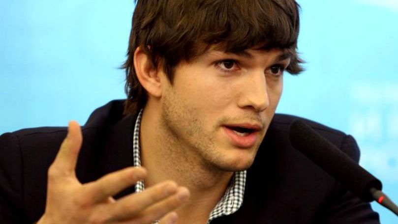 Actorul Ashton Kutcher a lovit cu maşina un tânăr