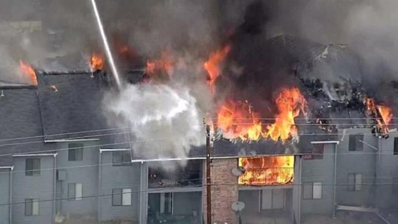 Un bărbat de 103 ani a sărit pe geam pentru a se salva din incendiu