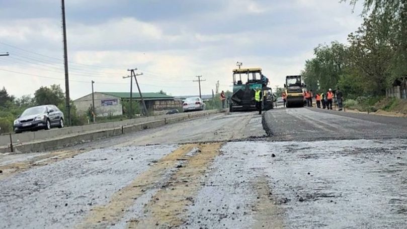 Правительство займет еще 300 миллионов евро на ремонт дорог.