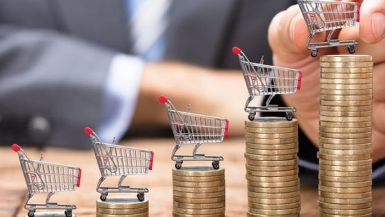 Expert: Inflația scade datorită sprijinului UE, dar greutățile persistă
