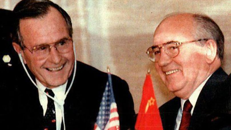 Gorbaciov critică retragerea SUA din Tratatul Forţelor Nucleare