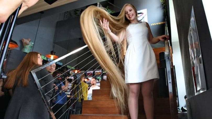 Record: O elevă din Ucraina are cel mai lung păr din lume